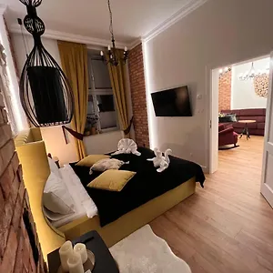 brick-castle-apartament-helga.hotelswroclaw.com/